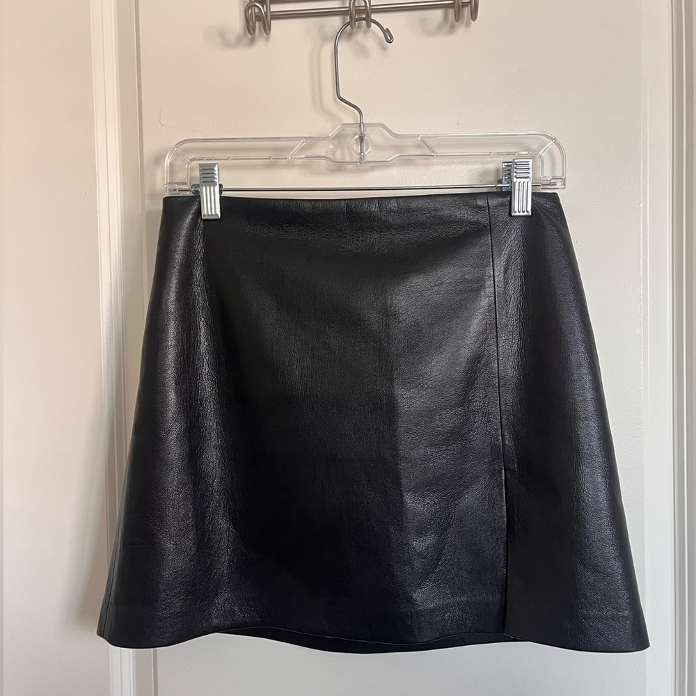 Aritzia Sunday Best Tatiana Black Mini Skirt with Side Slit Size 6